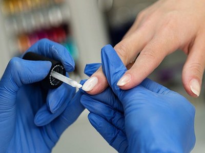 کاشت لمینت ناخن